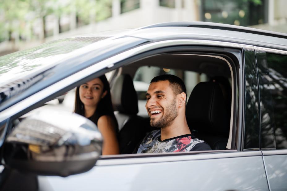 Nissan supports groundbreaking artist Emmanuel Kelly during Coldplay Australia & New Zealand tour